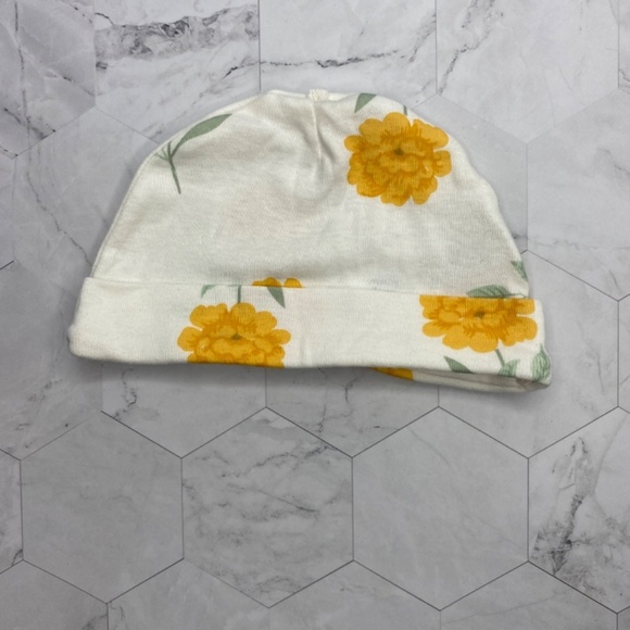 Carter’s Floral Sleeper Pajamas 6 months with hat - Picture 9 of 10